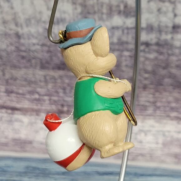 Vintage 1994 Hallmark (Merry Fishmas) keepsake Christmas ornament mouse - Picture 8 of 8